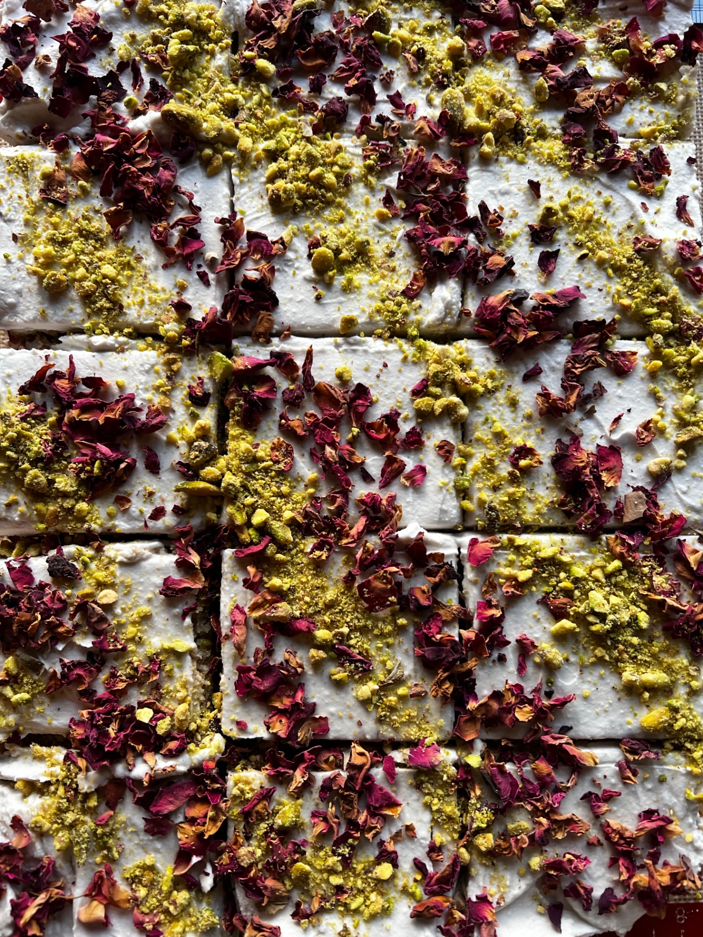 Earl grey w/ rose slices topped with dried organic rose petals